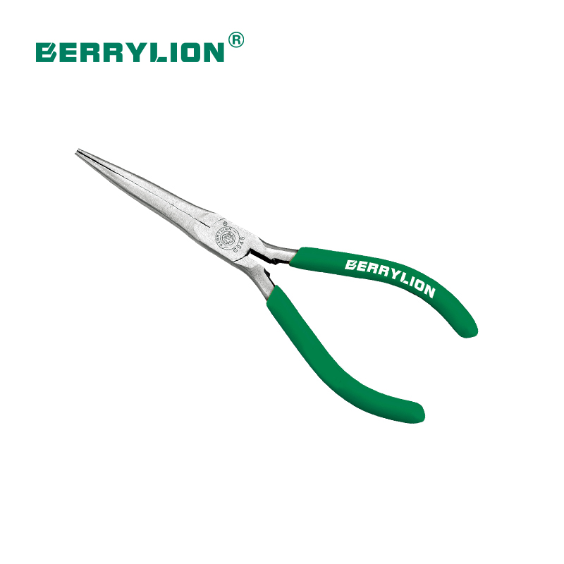 Needle nose pliers (USA mini style)