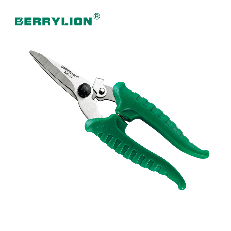 010 Gardening shears
